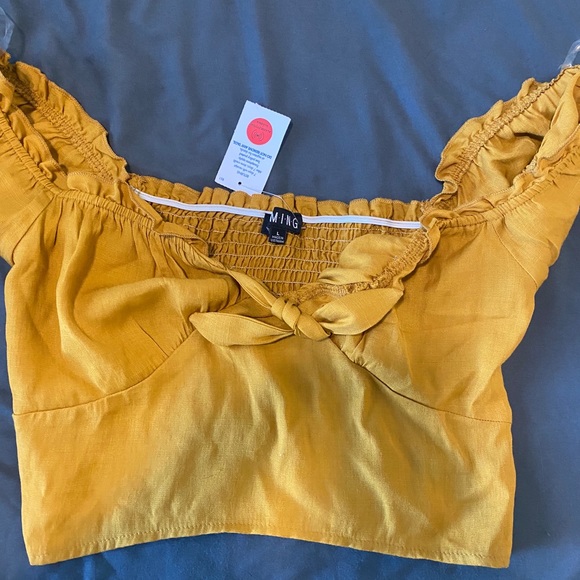 Tops - Runched back crop top